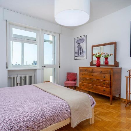 Udine Viale Venezia Huge Red Apartment Exterior photo