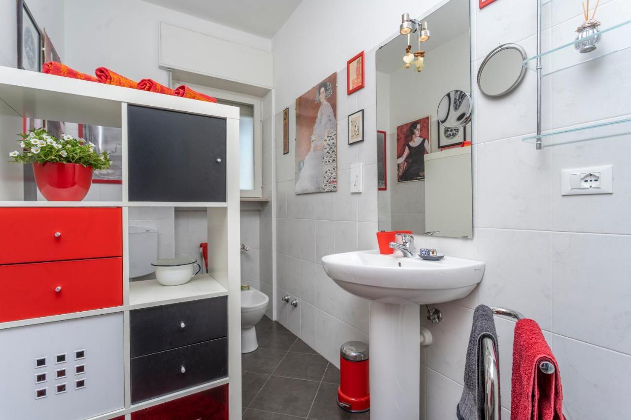 Udine Viale Venezia Huge Red Apartment Exterior photo