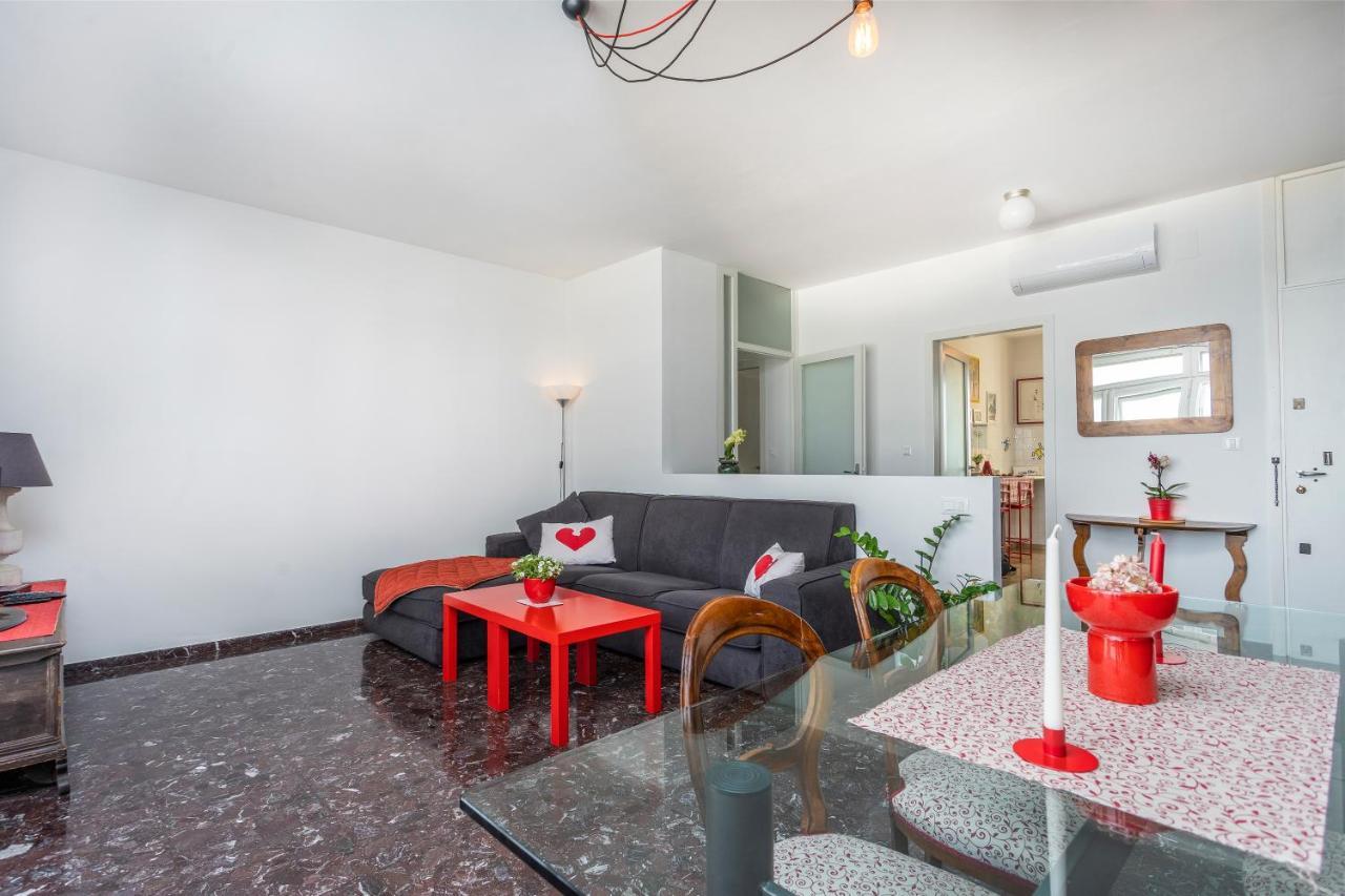 Udine Viale Venezia Huge Red Apartment Exterior photo