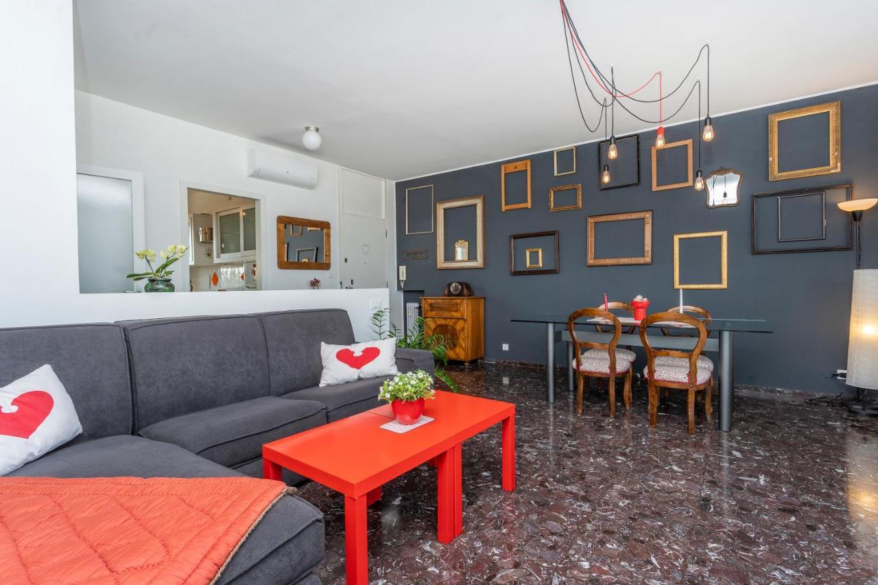 Udine Viale Venezia Huge Red Apartment Exterior photo