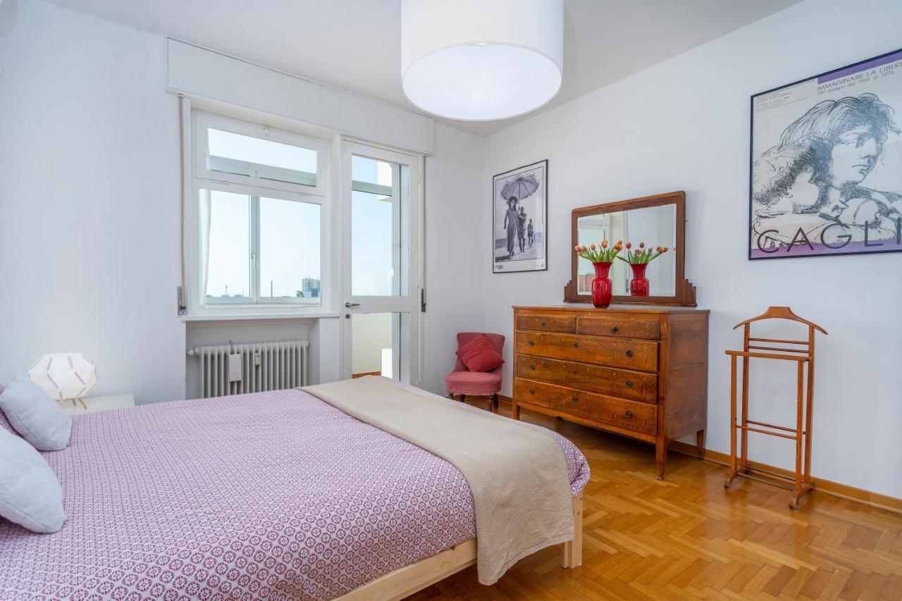 Udine Viale Venezia Huge Red Apartment Exterior photo