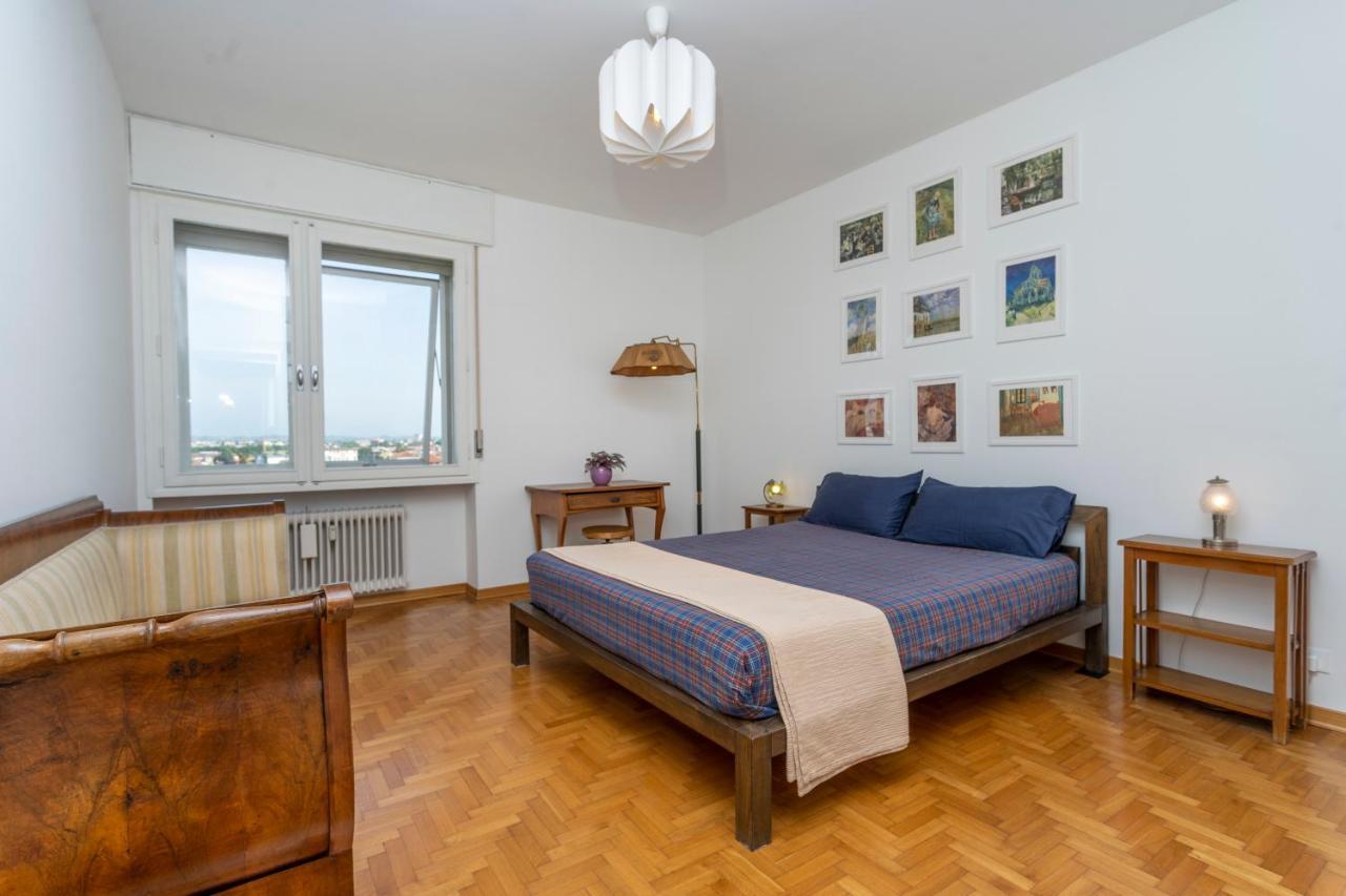 Udine Viale Venezia Huge Red Apartment Exterior photo