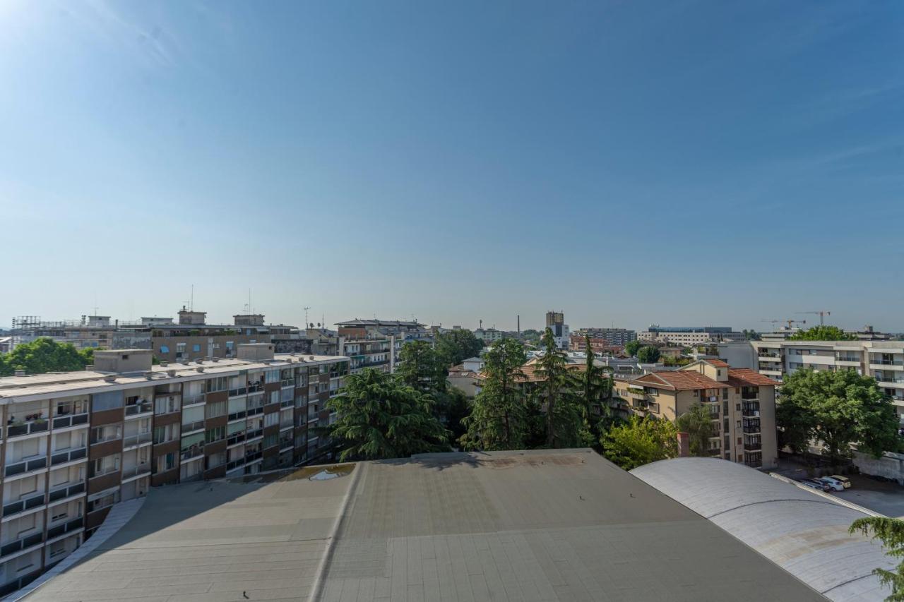 Udine Viale Venezia Huge Red Apartment Exterior photo